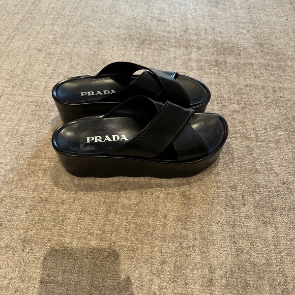Prada leather platform sandal - Picture 2 of 8
